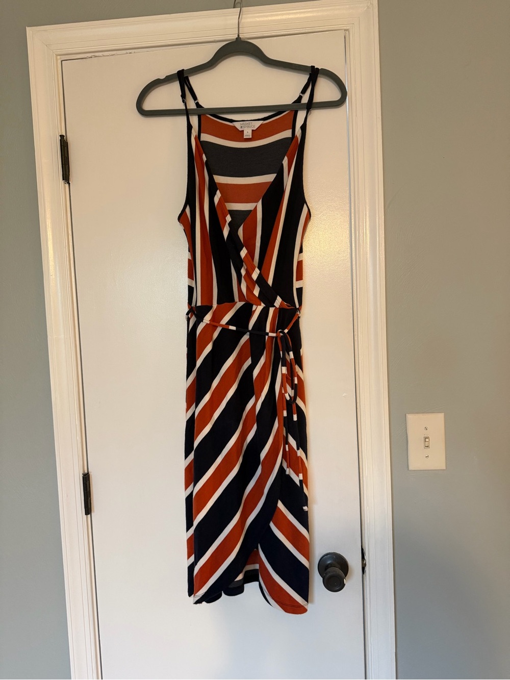 Market & Spruce Sleeveless Wrap Midi Dress in Rust, Navy & White